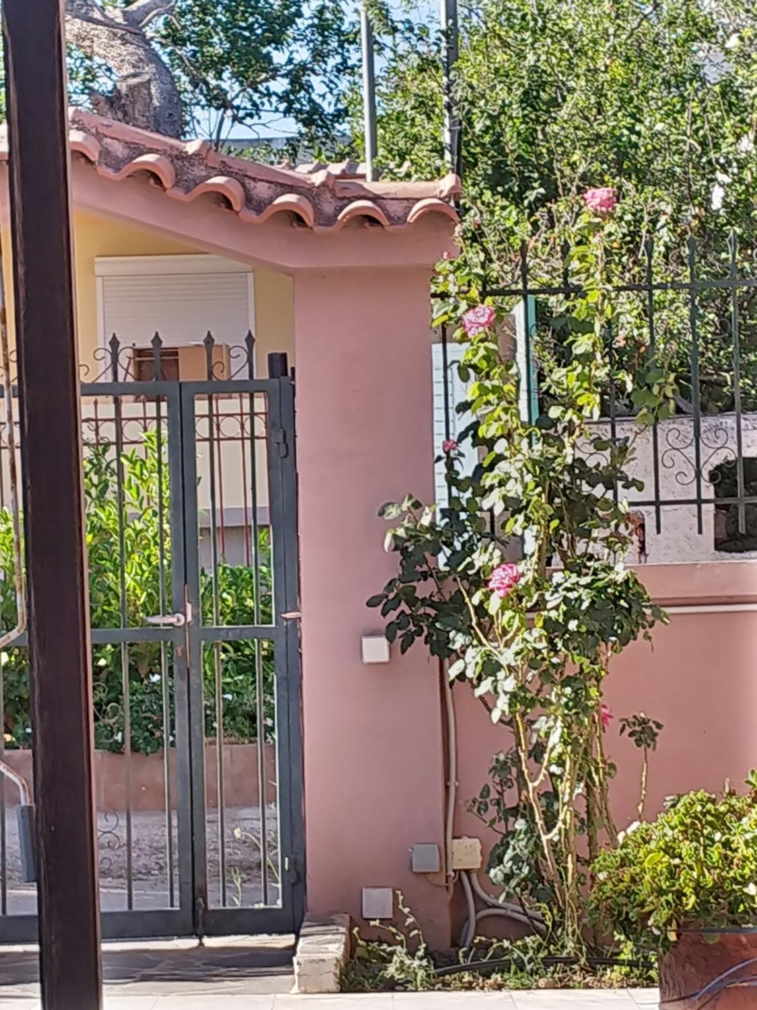 Cozy House Near The Apartment